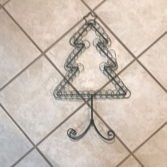 Green Wire Christmas Wreath or Picture Card Holder - Picture 3 of 10